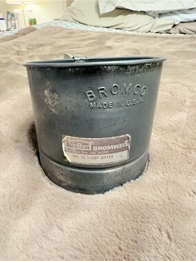 * Vintage Bromco Bromwell 3 Cup Flour Sifter Made in USA Farmhouse